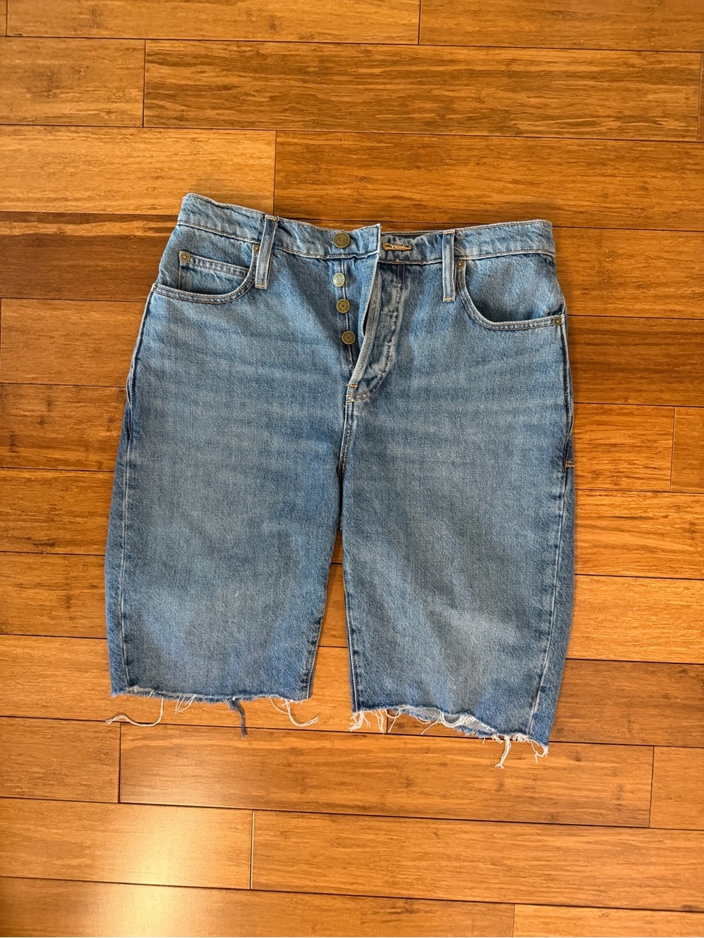 Frame Denim Shorts - Light Blue